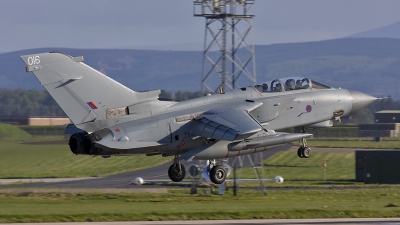 Photo ID 35103 by Tom Sunley. UK Air Force Panavia Tornado GR4 T, ZA410