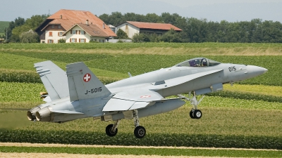 Photo ID 21619 by P.Nieuwkamp. Switzerland Air Force McDonnell Douglas F A 18C Hornet, J 5015