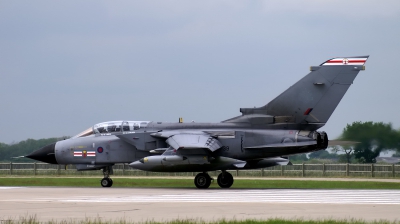 Photo ID 37354 by CHARLES OSTA. UK Air Force Panavia Tornado GR4, ZD739