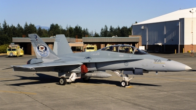 Photo ID 41918 by Mark Munzel. Canada Air Force McDonnell Douglas CF 188B Hornet CF 18B, 188906