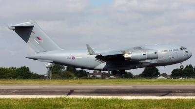 Photo ID 43187 by Chris Lofting. UK Air Force Boeing C 17A Globemaster III, ZZ172