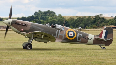 Photo ID 70995 by Bob Wood. Private Private Supermarine 331 Spitfire LF Vb, G MKVB